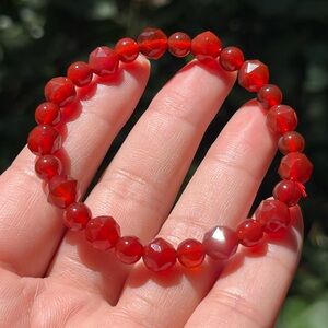 Faceted 8mm sparking carnelian bracelet‎